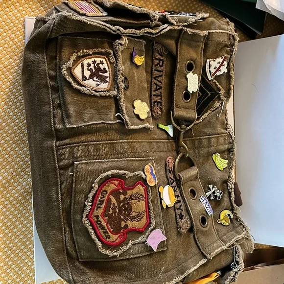 Army style satchel type. Label is Fashionexpress. - Picture 6 of 6